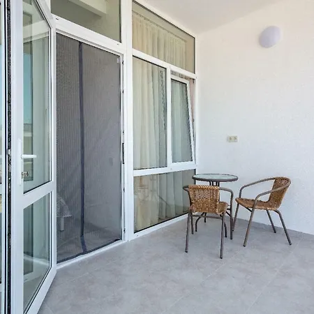 Gold Bugazz Apartment Gribovka Exterior photo